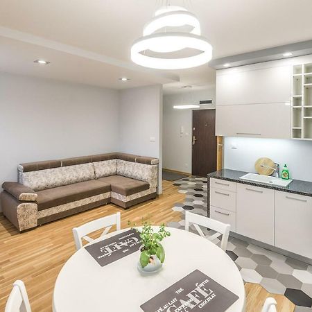 Apartament 48M W Centrum Grojca Grojec  Εξωτερικό φωτογραφία