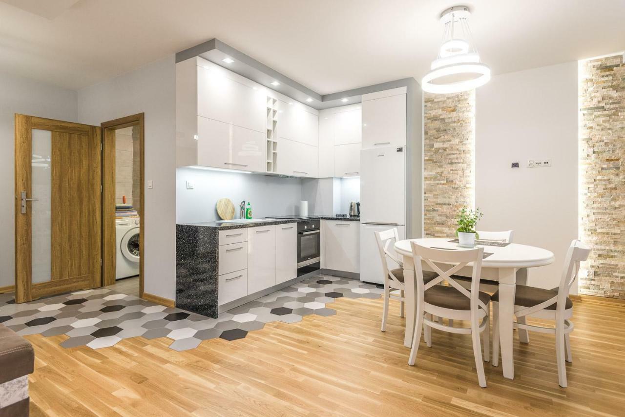 Apartament 48M W Centrum Grojca Grojec  Εξωτερικό φωτογραφία